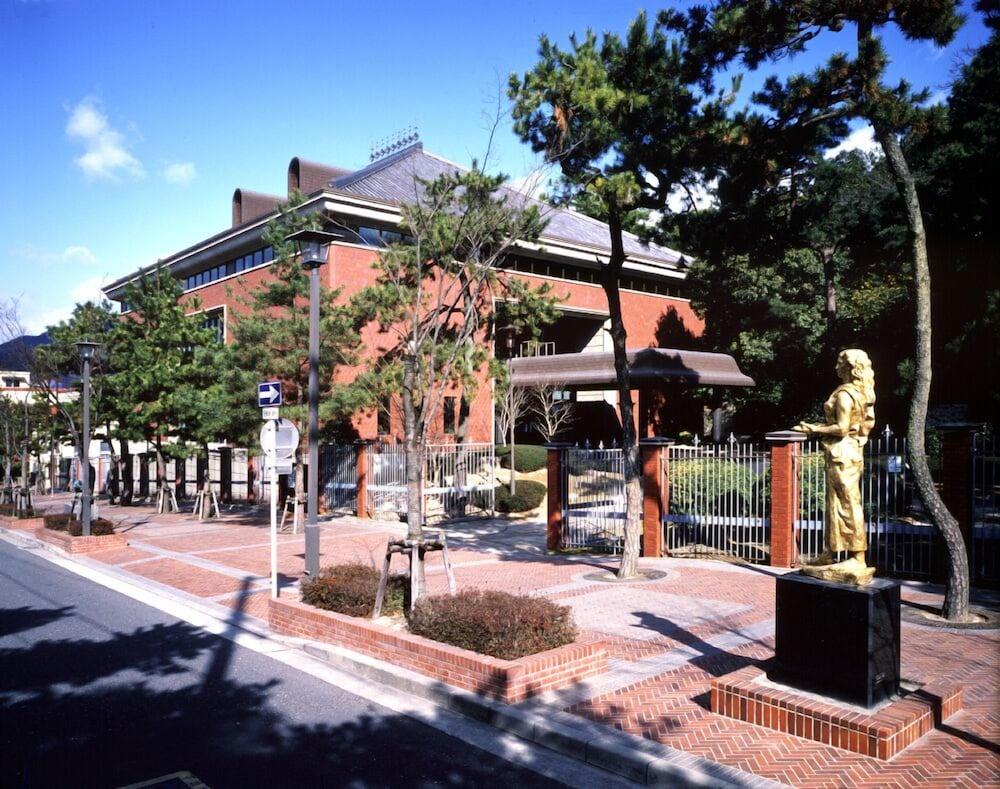 Kure Hankyu Hotel Экстерьер фото