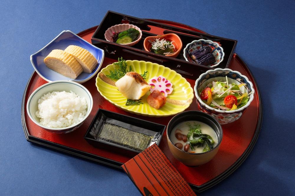 Kure Hankyu Hotel Экстерьер фото